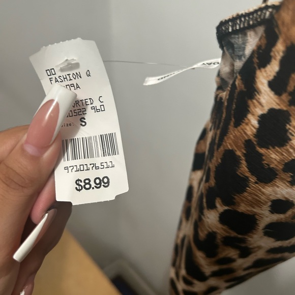 Cheetah print top - Picture 2 of 2